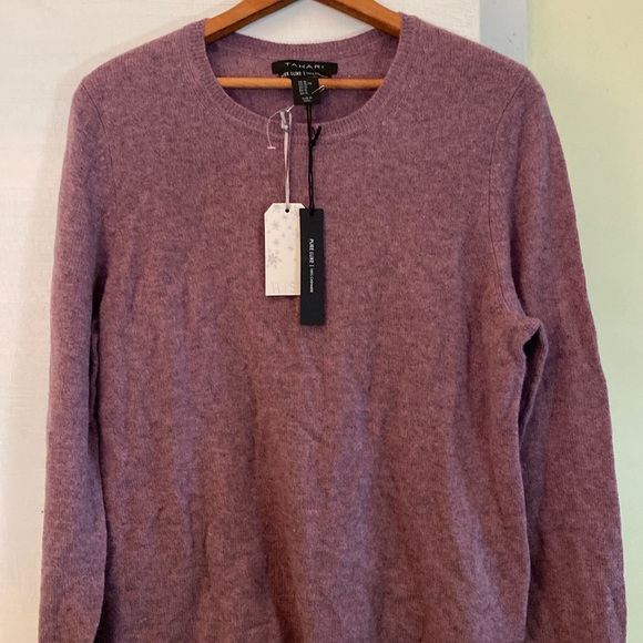 Tahari Sweaters - Tahari 💯 Cashmere Luxurious Sweater New With Tags